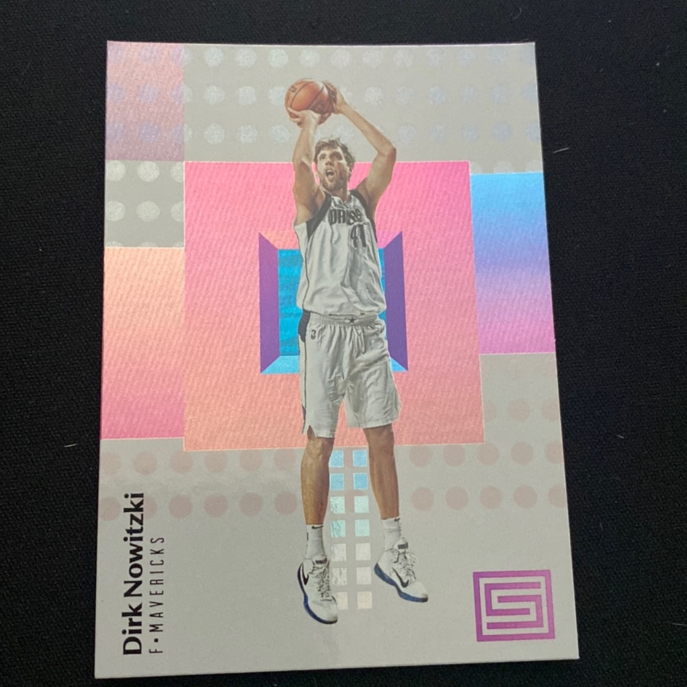 Dirk Nowitzki - 2017-18 panini status basketball #4